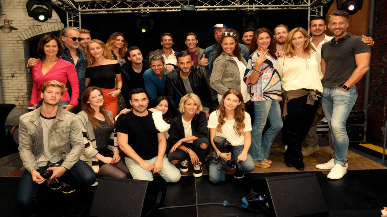 Unter uns2025-11-07T05:35:41.873Z"